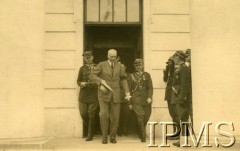 Lata 30., Dęblin, Polska.
Prezydent Ignacy Mościcki i płk Ludomił Rayski (z lewej) z wizytą w Szkole Podchorążych Lotnictwa.
Fot. NN, Instytut Polski i Muzeum im. gen. Sikorskiego w Londynie  [teczka 27A]