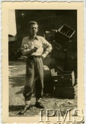 Sierpień 1944, Warszawa, Generalne Gubernatorstwo.
Powstanie Warszawskie, powstaniec z bronią.
Fot. NN, Instytut Polski i Muzeum im. gen. Sikorskiego w Londynie  [teczka 81]