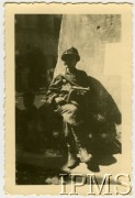 Sierpień 1944, Warszawa, Generalne Gubernatorstwo.
Powstanie Warszawskie, uzbrojony powstaniec.
Fot. NN, Instytut Polski i Muzeum im. gen. Sikorskiego w Londynie  [teczka 81]