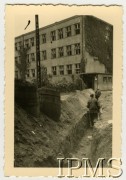 Sierpień 1944, Warszawa, Generalne Gubernatorstwo.
Powstanie Warszawskie, powstańcy w okopach.
Fot. NN, Instytut Polski i Muzeum im. gen. Sikorskiego w Londynie  [teczka 81]