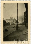 Sierpień 1944, Warszawa, Generalne Gubernatorstwo.
Powstanie Warszawskie, ul. Miodowa. Po lewej ruiny Pałacu Szaniawskich - Miodowa 8, w tle widać Pałac Małachowskich przy skrzyżowaniu z ul. Senatorską.
Fot. NN, Instytut Polski i Muzeum im. gen. Sikorskiego w Londynie  [teczka 81]