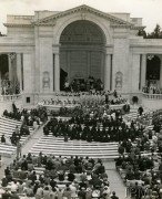 5.07.1941, Arlington k. Waszyngtonu, USA.
Narodowy Cmentarz w Arlington, msza święta w czasie pogrzebu Ignacego Paderewskiego.
Fot. Harris & Ewing, Instytut Polski i Muzeum im. gen. Sikorskiego w Londynie.
