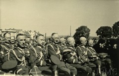 15.08.1939, Wilno, Polska.
Obchody Święta Żołnierza, siedzą od prawej: gen. Stefan Dąb-Biernacki, gen. Mieczysław Norwid-Neugebauer, gen. Aleksander Litwinowicz, gen. Józef Olszyna-Wilczyński, gen. Jan Kruk-Kruszewski, gen. Stanisław Skwarczyński.
Fot. NN, Instytut Polski i Muzeum im. gen. Sikorskiego w Londynie