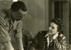 1945-1946, Trani, Włochy.
Irena Anders - druga żona gen. Władysława Andersa i Maria Tadeusz Zarzycki (jej sekretarz). 
Fot. NN, Instytut Polski w Londynie w Londynie [teczka 2 - Władysław Anders]