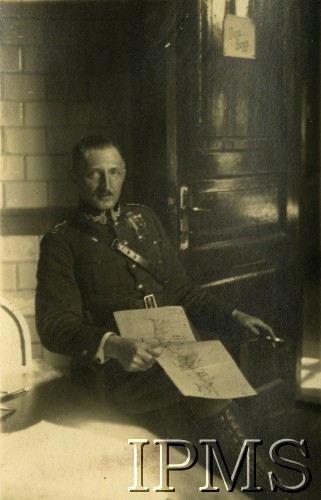 Październik 1924 - listopad 1925, Iwieniec, Polska.
Dowódca 2 Brygady Korpusu Ochrony Pogranicza płk Józef Olszyna-Wilczyński .
Fot. NN, Instytut Polski i Muzeum im. gen. Sikorskiego w Londynie, przekazał kpt Jan Sas-Tatomir. [album B22]