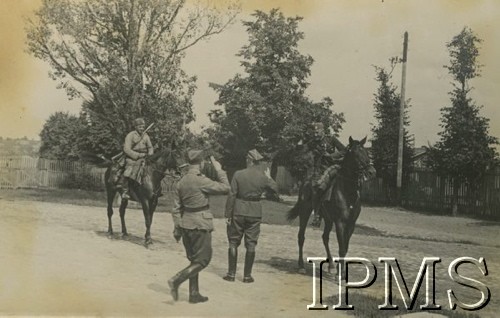 1937, Nowa Wilejka, woj. wileńskie, Polska.
Żołnierze 85 Pułku Strzelców Wileńskich wracają z poligonu do koszar.
Fot. NN, Instytut Polski i Muzeum im. gen. Sikorskiego w Londynie
