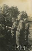 1936-1937, Nowe Święciany, Polska.
Przegląd wyszkolenia żołnierzy 85 Pułku przez Inspektora Armii gen. Stefana Dąb-Biernackiego.
Fot. NN, Instytut Polski i Muzeum im. gen. Sikorskiego w Londynie

