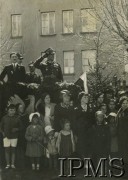 3.05.1937, Nowa Wilejka, woj. wileńskie, Polska.
85 Pułk Strzelców Wileńskich podczas obchodów Święta Konstytucji 3-go Maja. Na trybunie stoi dowódca pułku - płk Stanisław Lityński.
Fot. NN, Instytut Polski i Muzeum im. gen. Sikorskiego w Londynie
