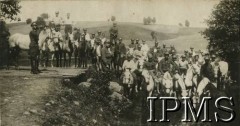 1919-1921, Polska.
2 Pułk Ułanów Grochowskich, pojenie koni w rzece.
Fot. NN, Instytut Polski i Muzeum im. gen. Sikorskiego w Londynie [album 101 - 2 Pułk Ułanów Grochowskich podczas wojny 1920 r.]