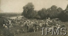 1919-1921, Polska.
Kawalerzyści z 2 Pułku Ułanów Grochowskich na pozycjach strzeleckich.
Fot. NN, Instytut Polski i Muzeum im. gen. Sikorskiego w Londynie [album 101 - 2 Pułk Ułanów Grochowskich podczas wojny 1920 r.]