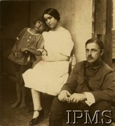 1924, brak miejsca.
Generał Marian Żegota-Januszajtis z żoną Zofią z Dąbrowskich oraz synem Jerzym.
Fot. NN, Instytut Polski i Muzeum im. gen. Sikorskiego w Londynie [album nr 10 - gen. Marian Żegota-Januszajtis].