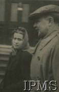 Ok. 1950, Anglia, Wielka Brytania.
Generał Marian Żegota-Januszajtis z żoną Zofią z Dąbrowskich.
Fot. NN, Instytut Polski i Muzeum im. gen. Sikorskiego w Londynie [album nr 10 - gen. Marian Żegota-Januszajtis]
