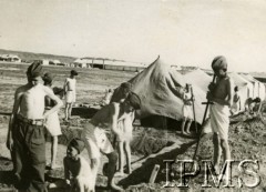 1942, Kermine, Uzbekistan, ZSRR.
Formowanie Armii Polskiej na Wschodzie. Oryginalny podpis: 