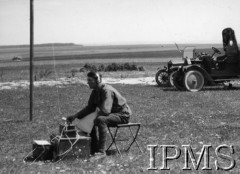 Lata 20., Polska.
Radiostacja polowa przy pracy.
Fot. NN, Instytut Polski i Muzeum im. gen. Sikorskiego w Londynie