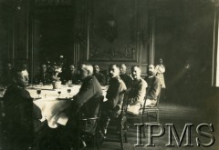 1919, Lwów, Polska.
Dowódcy Wojska Polskiego: (od lewej) major Franciszek Kleeberg, NN, generał Józef Leśniewski, NN, generał Tadeusz Rozwadowski.
Fot. NN, Instytut Polski i Muzeum im. gen. Sikorskiego w Londynie [album 243 - Lwów 1919]