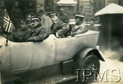 1919, Lwów, Polska.
Przedstawiciele zagranicznych misji wojskowych delegowanych do prowadzenia rozmów dotyczących zawieszenia broni w trwającej wojnie polsko-ukraińskiej. 
Fot. NN, Instytut Polski i Muzeum im. gen. Sikorskiego w Londynie [album 243 - Lwów 1919]