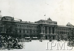 1919, Lwów, Polska.
Budynek Sejmu Krajowego Galicji, od listopada 1919 siedziba Uniwersytetu Jana Kazimierza.
Fot. NN, Instytut Polski i Muzeum im. gen. Sikorskiego w Londynie [album 243 - Lwów 1919]