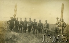 14-18.09.1930, okolice Gawrylczyc, Polska.
Żołnierze z  4 Kompanii 2. Batalionu Saperów  Kaniowskich na granicy polsko-radzieckiej, która była oddalona o 500 metrów od miejsca budowy mostu.
Fot. NN, Instytut Polski i Muzeum im. gen. Sikorskiego w Londynie [Album pamiątkowy za lata 1930-1939 2-ego Pułku Saperów Kaniowskich]