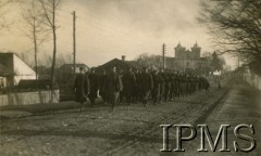28.09.1930, Końska Wola k. Puław, Polska.
Żołnierze z 4. Kompanii 2. Batalionu Saperów Kaniowskich  - „ćwiczenie marszu podróżnego”.
Fot. NN, Instytut Polski i Muzeum im. gen. Sikorskiego w Londynie [Album pamiątkowy za lata 1930-1939 2-ego Pułku Saperów Kaniowskich]