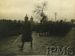 19.03.1934, Puławy, Polska.
Defilada 4. Kompanii 2. Batalionu Saperów Kaniowskich . Na czele dowódca kompanii kapitan Teofil Boniecki.
Fot. NN, Instytut Polski i Muzeum im. gen. Sikorskiego w Londynie [Album pamiątkowy za lata 1930-1939 2-ego Pułku Saperów Kaniowskich]