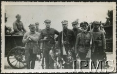 1930-1939, Polska.
Porucznik Bieńkowski, podpułkownik Magnuszewski, chorąży Splawski, pułkownik Szymanowski z synem porucznikiem Mieczysławem Szymanowskim po polowaniu.
Fot. NN, Instytut Polski i Muzeum im. gen. Sikorskiego w Londynie [Album pamiątkowy za lata 1930-1939 2-ego Pułku Saperów Kaniowskich]