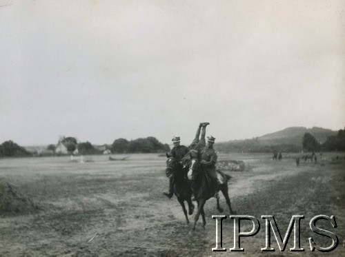 11.07.1927, Lwów, Polska.
Święto Pułkowe w 14 Pułku Ułanów Jazłowieckich, pokazy jeździeckie.
Fot. NN, Instytut Polski i Muzeum im. gen. Sikorskiego w Londynie
