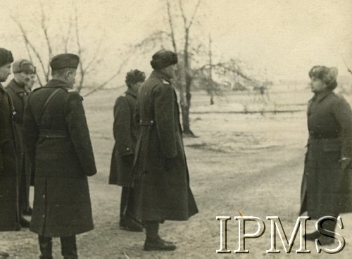 Zima 1941, Tockoje, ZSRR.
Generał Władysław Anders w otoczeniu oficerów podczas inspekcji w 6 Dywizji Piechoty.
Fot. NN, Instytut Polski i Muzeum im. gen. Sikorskiego w Londynie