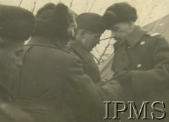 Zima 1941, Tockoje, ZSRR.
Generał Władysław Anders w otoczeniu oficerów podczas inspekcji w 6 Dywizji Piechoty.
Fot. NN, Instytut Polski i Muzeum im. gen. Sikorskiego w Londynie