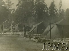 Grudzień 1941, Kołtubanka, obł. Czkałowsk, ZSRR.
Namioty obozu pułku ułanów.
Fot. NNl, Instytut Polski i Muzeum im. gen. Sikorskiego w Londynie.