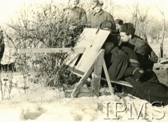 Zima 1941, Tockoje, ZSRR.
Obóz formującej się Armii Andersa. Ćwiczenia z atrapami broni przed otrzymaniem prawdziwego uzbrojenia.
Fot. NN, Instytut Polski i Muzeum im. gen. Sikorskiego w Londynie