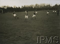 1943, Szkocja, Wielka Brytania.
Żołnierze 12 Batalionu Łączności rozgrywają mecz piłki nożnej.
Fot. NN, Instytut Polski i Muzeum im. gen. Sikorskiego w Londynie [album 318 - 12. Batalion Łączności]