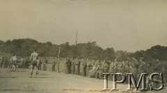 1943, Szkocja, Wielka Brytania.
Żołnierze 12 Batalionu Łączności rozgrywają mecz siatkówki.
Fot. NN, Instytut Polski i Muzeum im. gen. Sikorskiego w Londynie [album 318 - 12. Batalion Łączności]