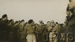 Ok. 1944, Wielka Brytania.
Bernard Montgomery wizytuje I Korpus Polski.
Fot. NN, Instytut Polski i Muzeum im. gen. Sikorskiego w Londynie [album 318 - 12. Batalion Łączności]