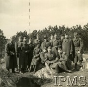 Marzec 1940, Guer, Francja.
Grupa oficerów po mszy polowej w 3 Pułku Piechoty.
Fot. NN, Instytut Polski i Muzeum im. gen. Sikorskiego w Londynie