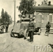 Maj 1920, prawdopodobnie Bobrujsk.
Samochód Austin-Putiłow radzieckiego 1 Oddziału Pancernego - 