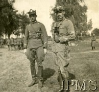 1919-1920, brak miejsca.
Z prawej stoi ppłk Władysław Anders, dowódca 15 Pułku Ułanów.
Fot. NN, Instytut Polski i Muzeum im. gen. Sikorskiego w Londynie

