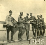 1919-1920, brak miejsca.
Grupa ułanów 15 Pułku, trzeci od lewej stoi ppłk Władysław Anders.
Fot. NN, Instytut Polski i Muzeum im. gen. Sikorskiego w Londynie


