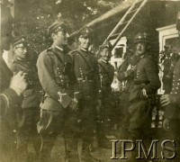 1919-1920, brak miejsca.
Oficerowie 15 Pułku Ułanów, drugi od lewej stoi ppłk Władysław Anders.
Fot. NN, Instytut Polski i Muzeum im. gen. Sikorskiego w Londynie

