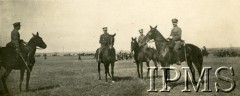 1919-1921, brak miejsca.
Kornel Krzeczunowicz, Henryk Brzezowski, Rudolf Rupp, Stanisław Riess de Riesenhorst – oficerowie 8 Pułku Ułanów księcia Józefa Poniatowskiego
Fot. NN, Instytut Polski i Muzeum im. gen. Sikorskiego w Londynie [album 400 podporucznika Antoniego Starzeńskiego - 8 Pułk Ułanów księcia Józefa Poniatowskiego]