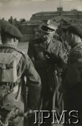 5.09.1943, Eastbourne, Anglia, Wielka Brytania.
Naczelny Wódz Polskich Sił Zbrojnych gen. Kazimierz Sosnkowski dokonuje przeglądu 1 Samodzielnej Kompanii Komandosów.
Fot. NN, Instytut Polski i Muzeum im. gen. Sikorskiego w Londynie [album 40 - komandosi].