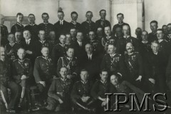 4.05.1927, Wilno, Polska.
Święto 3 Dywizjonu Artylerii Konnej im. płk. Włodzimierza Potockiego. Zdjęcie grupowe oficerów, siedzą na ziemi od lewej: kpt. Henryk Rajwicz, ppor. Witold Górecki, ppor. B. Bartkowski, por. J. Halicki; w 2. rzędzie siedzą od lewej: mjr Zawadzki z 13 Pułku Ułanów Wileńskich, płk Jan Górski z 19 Pułku Arytlerii Lekkiej, dowódca 3 Pułku Artylerii Ciężkiej płk Karol Schrötter, inspektor armii w Głównym Inspektoracie Sił Zbrojnych Rzeczypospolitej Polskiej gen. bryg. Stanisław Burhardt-Bukacki, mjr rez. 3 Dywizjonu Artylerii Konnej im. płk. Włodzimierza Potockiego, wojewoda wileński Władysław Raczkiewicz, dowódca 1 Dywizji Piechoty Legionów gen. Bolesław Popowicz płk. Stefan Trzebiński, ks. kapelan Piotr Śledziński; Stoją w 1 rzędzie od lewej: por. Stefan Bajorek z 4 Pułku Ułanów Zaniemeńskich, J. Szyszko, por. rez. Konstanty Cierpiński, NN, NN, ktp. saperów Józef Staszewski, NN, kpt. Wacław Cypryszewski, sekretarz wojewody wileńskiego Piotrowicz, NN, kpt. Witold Górecki, NN, mjr Jerzy Zawisza, NN, płk Czesław Kozierowski z 4 Pułku Ułanów Zaniemeńskich, NN, NN, por. Józef Sztukowski, NN, NN, por. Edmund Miłkowski; Stoją w 2 rzędzie od lewej: por. Adolf Woliński, por. F. Małuski, por. Czesław Lewkowicz, kpt. lek. wet. Mieczysław Woronkowicz, por. rez, Czerkasow, por. Tadeusz Dutkowski, por. Edward Węgrzyński, kpt. Kazimierz Józefowicz, NN. 
Fot. NN, Instytut Polski i Muzeum im. gen. Sikorskiego [album 415c - Dywizjon Artylerii Konnej]