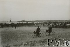 31.07.1932, Gdynia, Polska.
Święto Morza. Trębacze i szwadrony zbiorowe pułków Brygady Kawalerii 