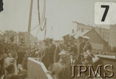 31.07.1932, Gdynia, Polska.
Święto Morza. Trybuna prezydenta Polski, w środku grupy oficerów Inspektor Armii generał Gustaw Orlicz-Dreszer. 
Fot. NN, Instytut Polski i Muzeum im. gen. Sikorskiego [album 415d - Dywizjon Artylerii Konnej]