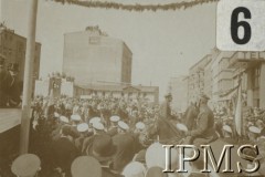 31.07.1932, Gdynia, Polska.
Święto Morza. Na koniu pierwszy z lewej dowódca 11 Dywizjonu Artylerii Konnej podpułkownik dr Włodzimierz Leon Dembiński, drugi z lewej na koniu dowódca Brygady Kawalerii 