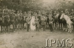 1922, Dynowo, Polska.
Ślub dowódcy 3 baterii 10 Dywizjonu Artylerii Konnej  podporucznika Jerzego Kunstettera. Na zdjęciu pułkownik Bronisław Kunstetter, podporucznik Fiałka, podporucznik Romiszewski, podporucznik Władysław Horwath. 
Fot. NN, Instytut Polski i Muzeum im. gen. Sikorskiego [album 415e - Dywizjon Artylerii Konnej]