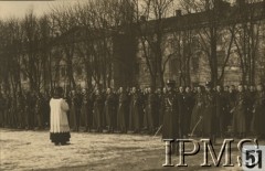 1927, Warszawa, Polska.
Przysięga rekrutów 1 Dywizjonu Artylerii Konnej  im. gen. Józefa Bema. 
Fot. NN, Instytut Polski i Muzeum im. gen. Sikorskiego [album 415k - Dywizjon Artylerii Konnej]