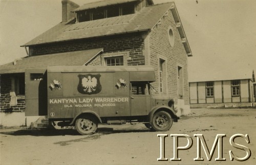 Początek lat 40., Szkocja, Wielka Brytania.
Kantyna Lady Warrender dla Wojska Polskiego
Fot. NN, Instytut Polski im. Gen. Sikorskiego w Londynie [album Józefa Kordylewskiego nr 425, numer inwentarzowy 24344]