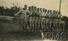 Lata 30., Jarocin, Polska.
Żołnierze ze Szkoły Podchorążych Rezerwy Piechoty. 
Fot. NN, Instytut Polski im. Gen. Sikorskiego w Londynie [album Józefa Kordylewskiego nr 426, numer inwentarzowy 24345]