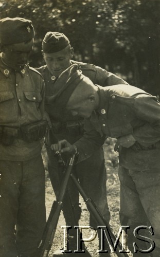 Lata 30., Jarocin, Polska.
Żołnierze ze Szkoły Podchorążych Rezerwy Piechoty. 
Fot. NN, Instytut Polski im. Gen. Sikorskiego w Londynie [album Józefa Kordylewskiego nr 426, numer inwentarzowy 24345]