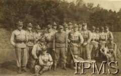 Lata 30., Jarocin, Polska.
Żołnierze ze Szkoły Podchorążych Rezerwy Piechoty. 
Fot. NN, Instytut Polski im. Gen. Sikorskiego w Londynie [album Józefa Kordylewskiego nr 426, numer inwentarzowy 24345]